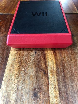 Console Nintendo Wii Mini Rossa completa di cavi