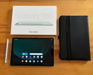 Samsung Galaxy Tab S9 FE + Funda y Lápiz