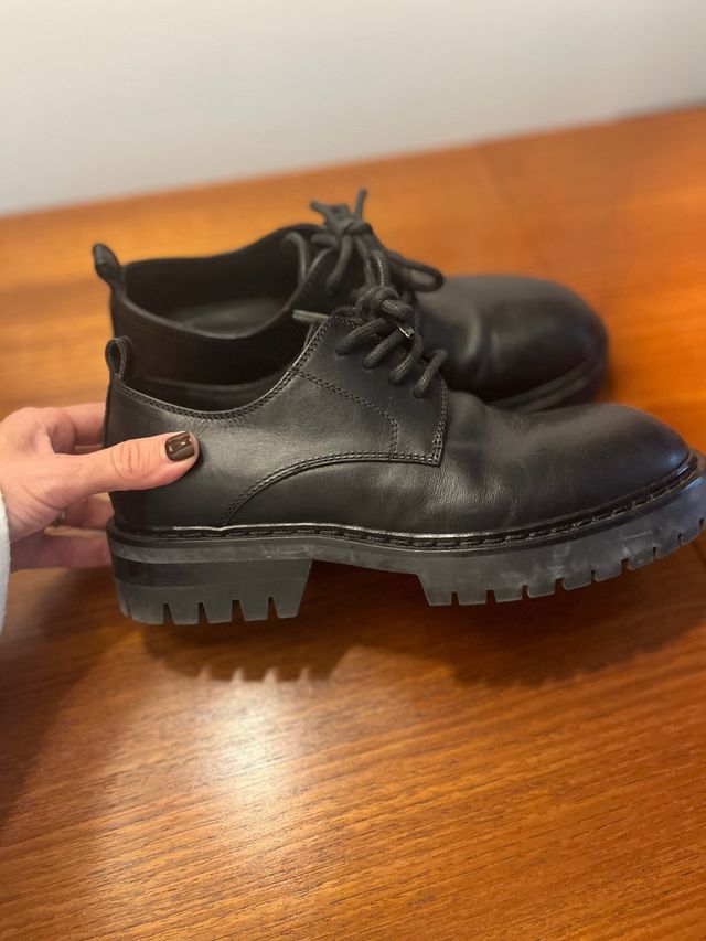 Ann Demeuleester Zapatos Oxford Negros
