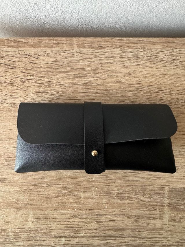 Gafas de sol azules y doradas