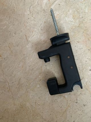 Retenedor/Grillo con tornillo