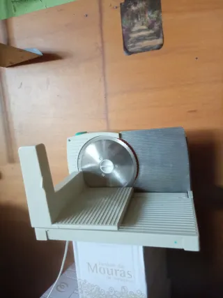 Cortador de fiambre eléctrico