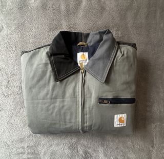Carhartt M – Vintage Streetwear Minimalist