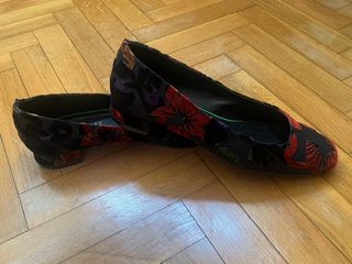 Zapatos planos MARISA REY negros y rojos