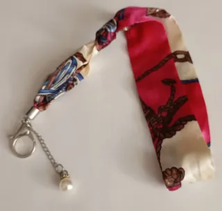 Laccio porta cellulare con perla