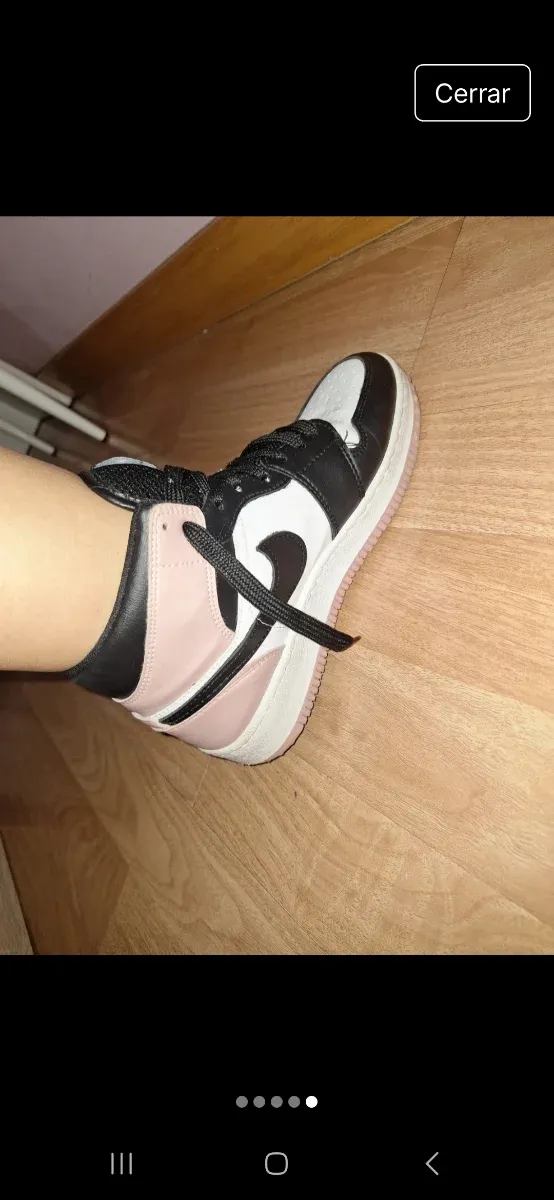 Deportivas altas negras y rosas