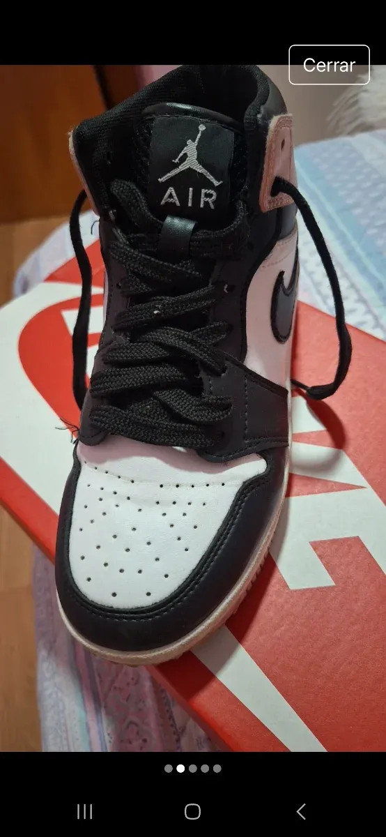 Deportivas altas negras y rosas