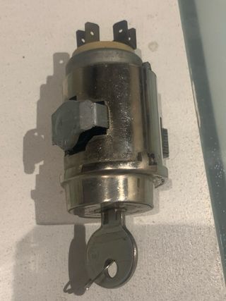 Clausor Coche Clásico Seat con Llave