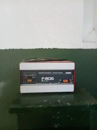 Cargador baterías Ferve 806