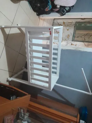 Minicuna blanca con ruedas