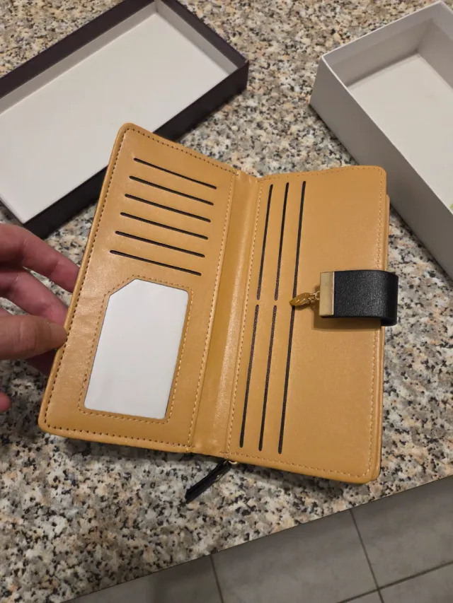 Portafoglio donna Luigi Benetton nero e oro