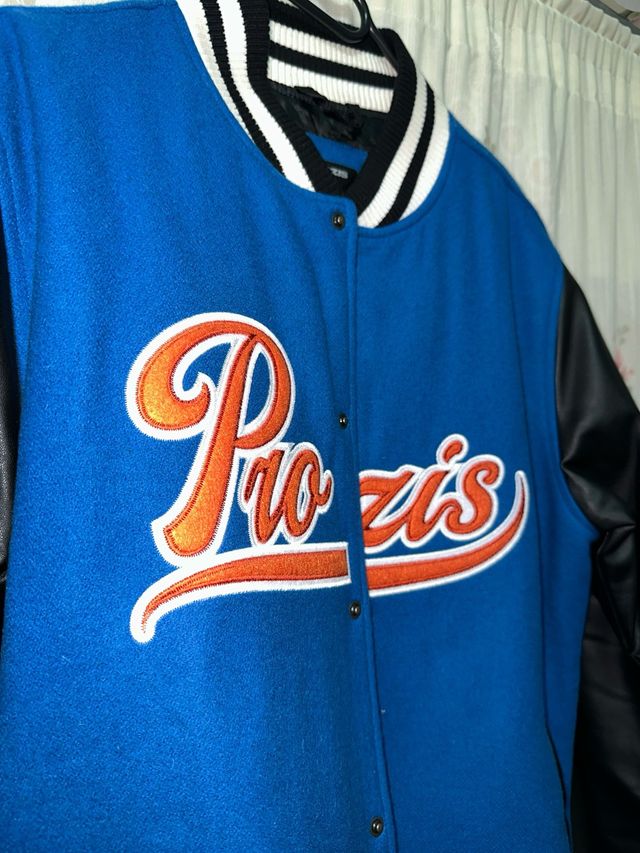 Chaqueta Deportiva Azul y Negra Prozis