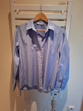 Camisa azul de rayas