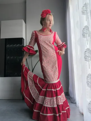Vestido Flamenca Rojo con Encaje