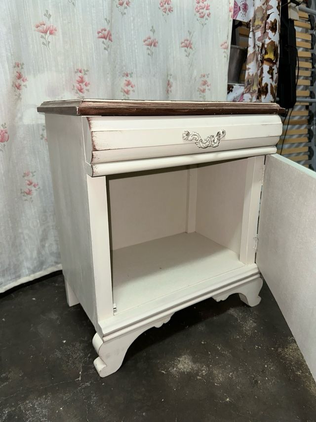 Pareja de Mesitas de noche restaurada madera