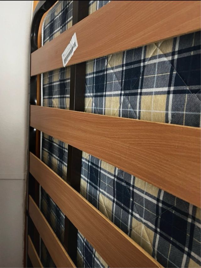 se vende colchón y somier 90x200 cm