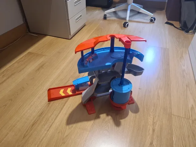 Centro de Mando Patrulla Canina (incluye muñecos)