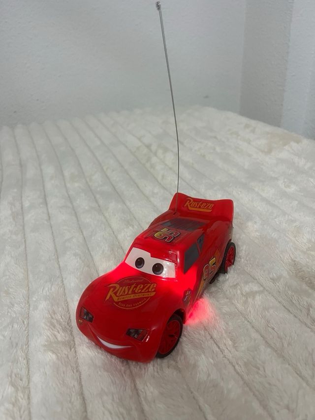 Lote Rayo McQueen RC + 12 coches Cars