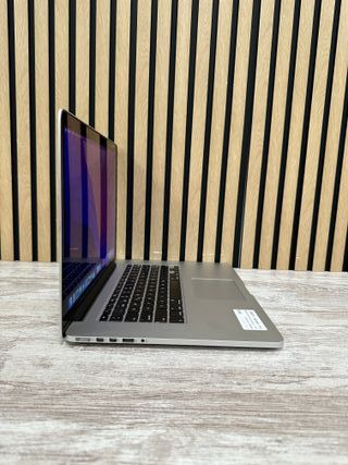 MacBook Pro 15" 2015 i7 16gb 500gb SSD
