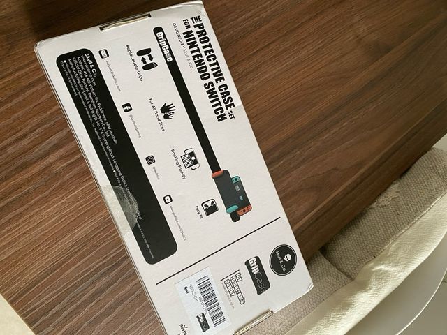 Funda Nintendo Switch con grips