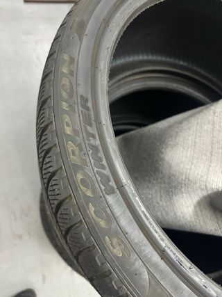 Neumático Pirelli Scorpion Winter 275/35 R22 104V 