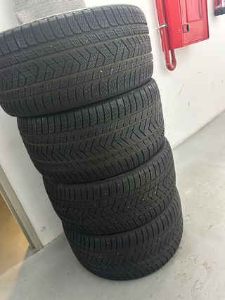 Neumático Pirelli Scorpion Winter 275/35 R22 104V 