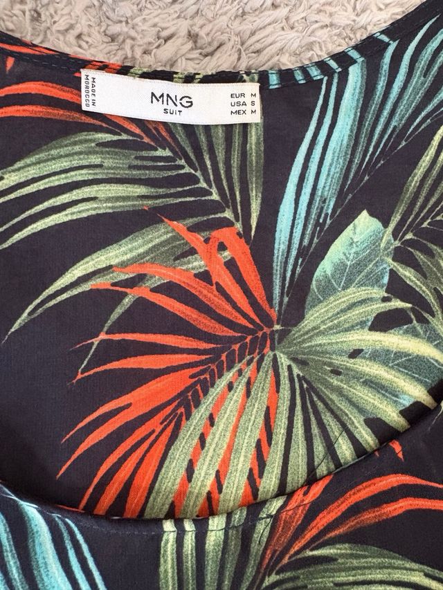 Camisa sin mangas Mango estampado tropical