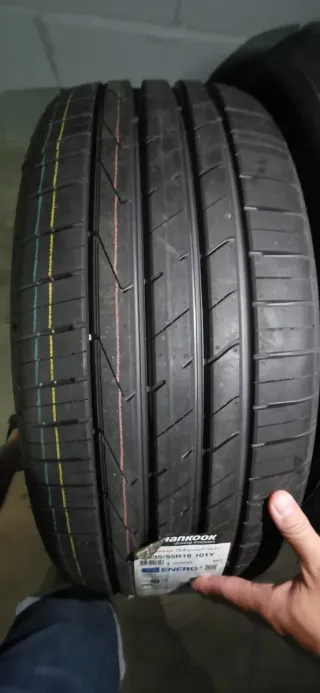 2 Neumáticos Hankook 235/55 R19 101Y
