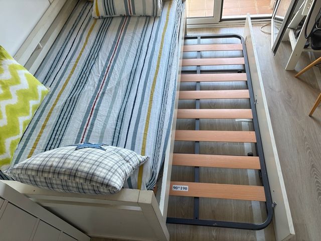 Cama infantil Ikea con somier