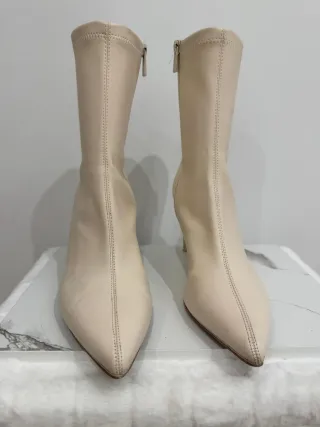 Botines Stradivarius 39 tacon