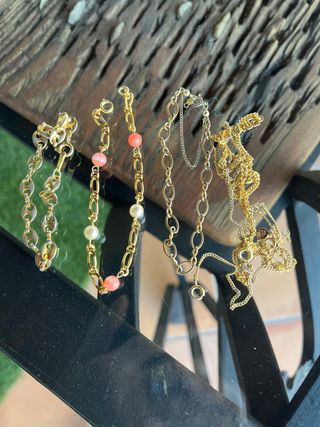 Pulseras baño de oro con coral y perlas