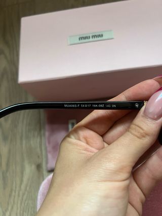 Gafas de sol Miu Miu negras