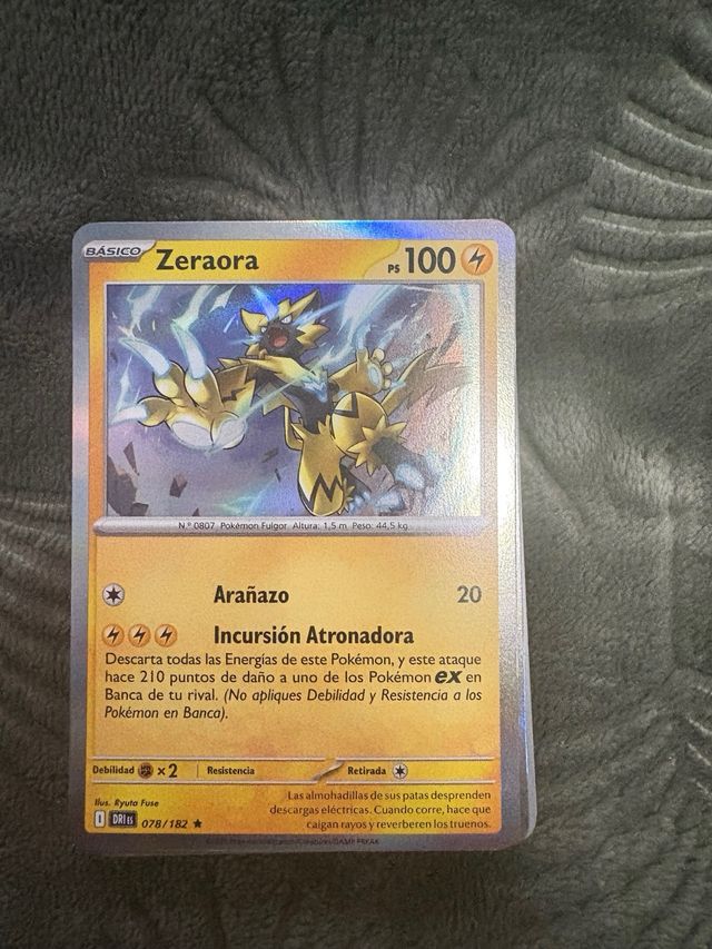 Lote 73 Cartas Pokémon Españolas y Japonesas.