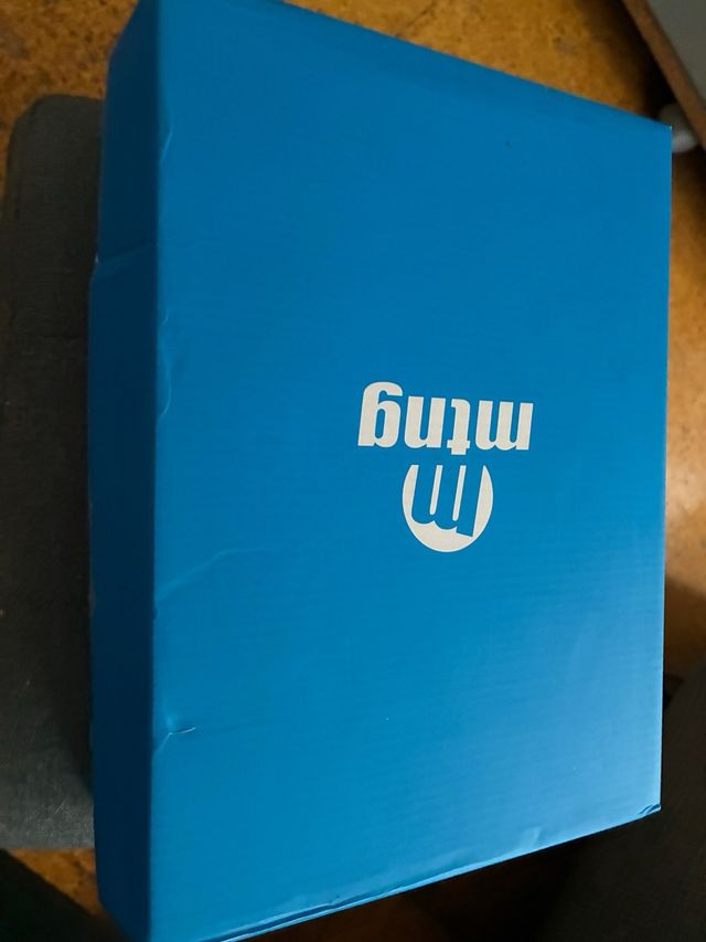 Zapatillas Mustang Negras y Blancas 