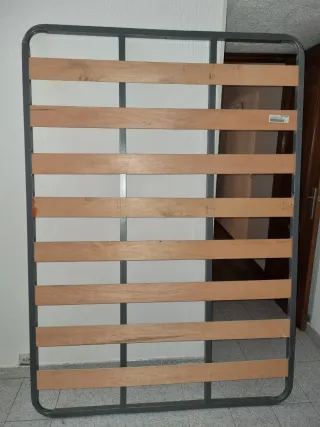 Se vende 1 somier de 135 cm