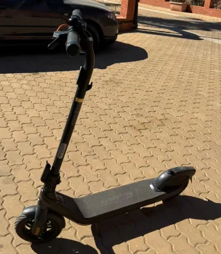 Patinete Ninebot ES2 Negro Naranja con su factura 