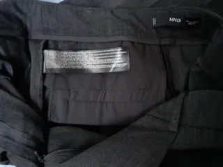 Pantalón con pinzas recto crop de Mango