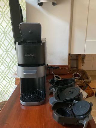 Cafetera Cecotec Multicápsulas 1350W