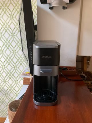 Cafetera Cecotec Multicápsulas 1350W