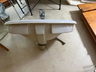 Lavabo con grifo monomando
