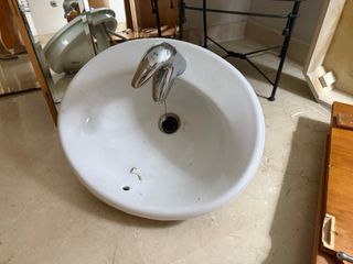 Lavabo con grifo monomando
