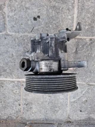 Bomba Dirección Mercedes A0044668201