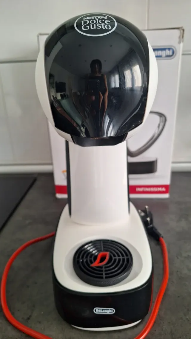 Cafetera Nescafé Dolce Gusto DeLonghi