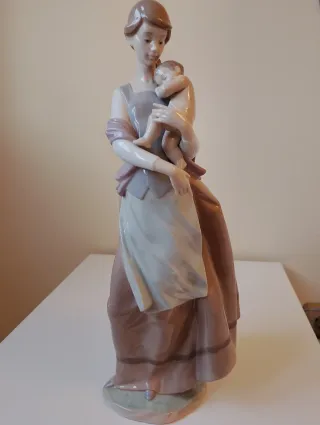 Figura Lladró Madre con Niño