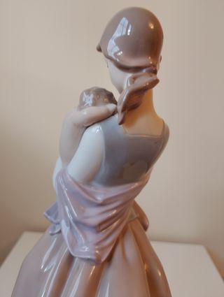 Figura Lladró Madre con Niño