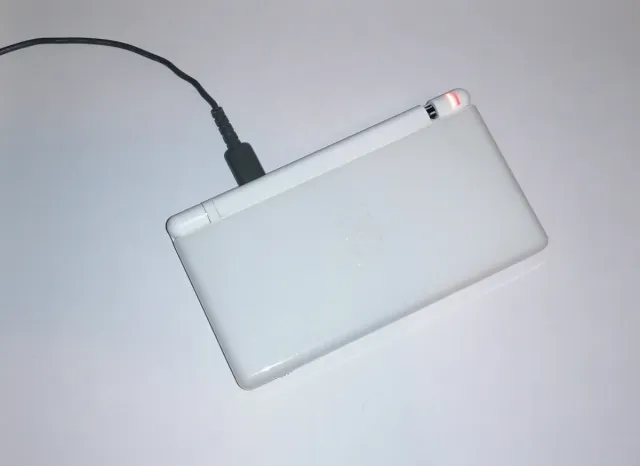 NINTENDO DS LITE + JUEGOS + FUNDA