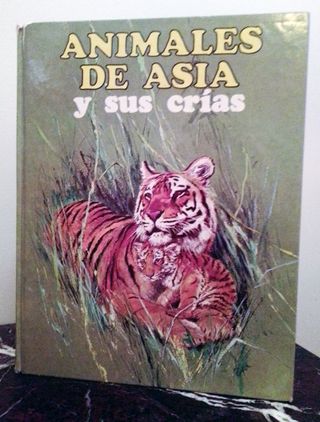 Lote libros animales y sus crías + Oceanía