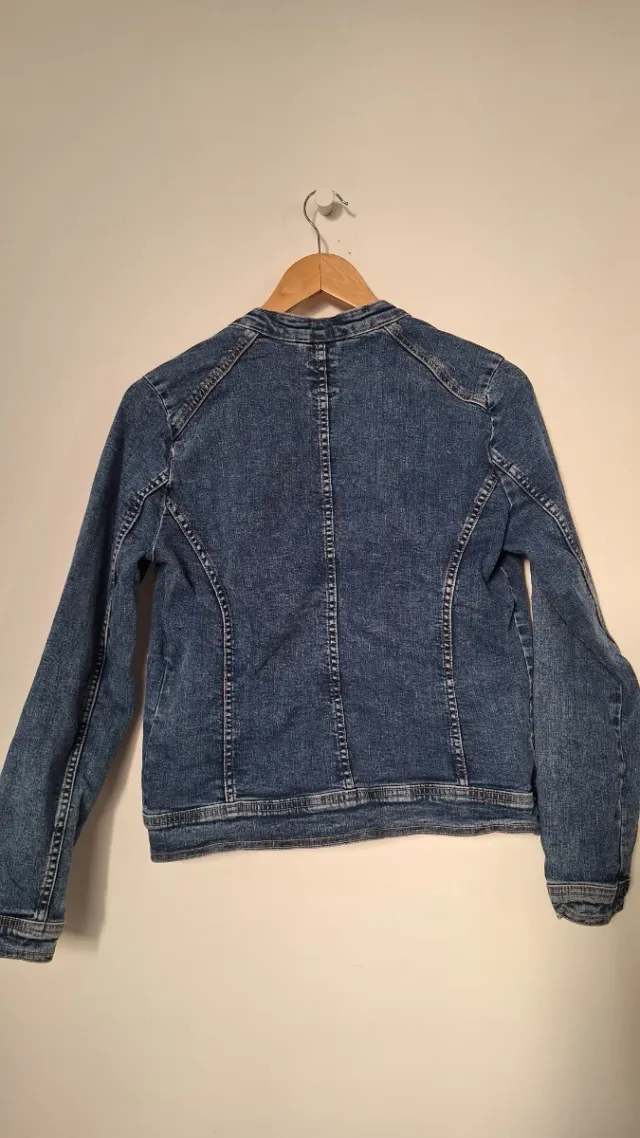 Cazadora vaquera azul oscuro Only entallada