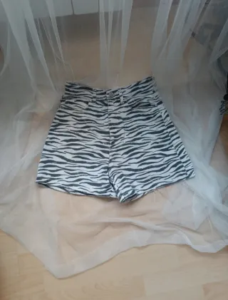 Pantalones cortos vaqueros estampado cebra