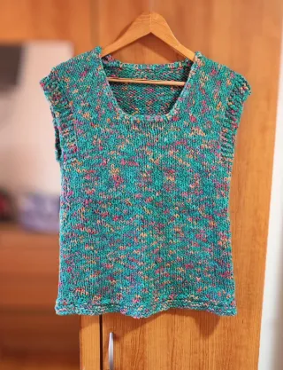 Blusa de malha multicor com decote redondo